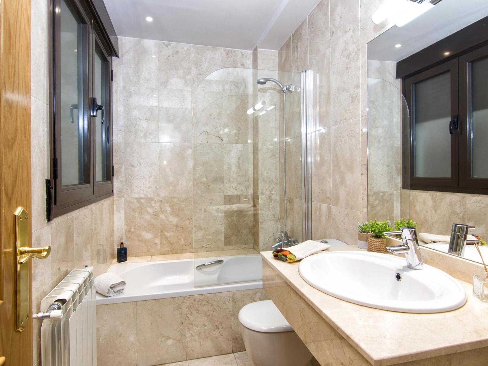 Elegant Town Hall Apartment With Views Granada Esterno foto